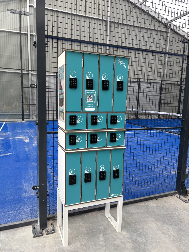 Machine de location de raquettes Padel Cube